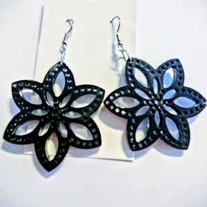 Elegant Black Floral Earrings